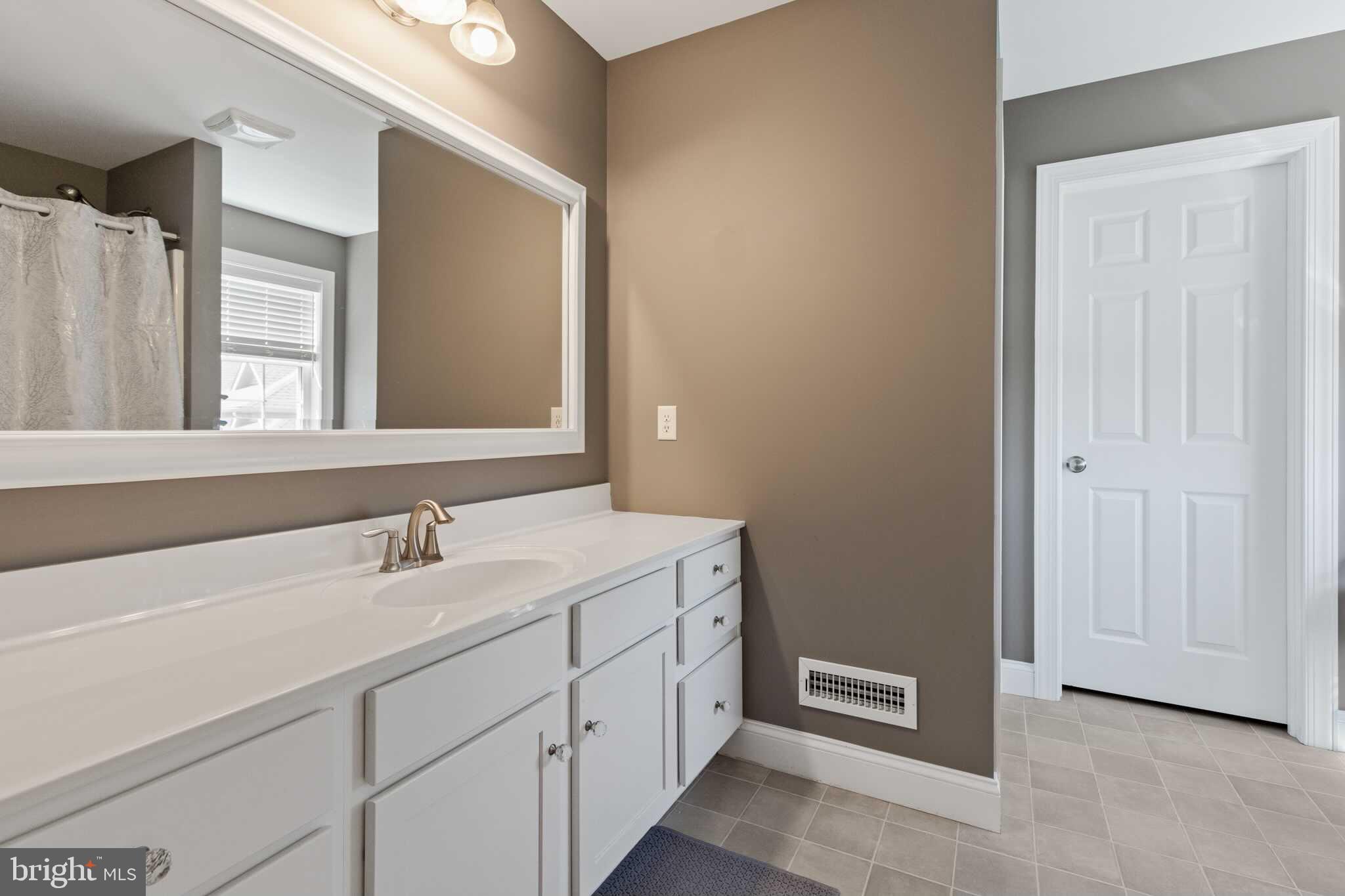648 Belgian Way Lititz, PA 17543 - Photo 25 of 38