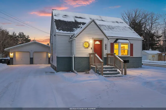 $210,000 | 944 South Evergreen Street, Shawano, WI 54166