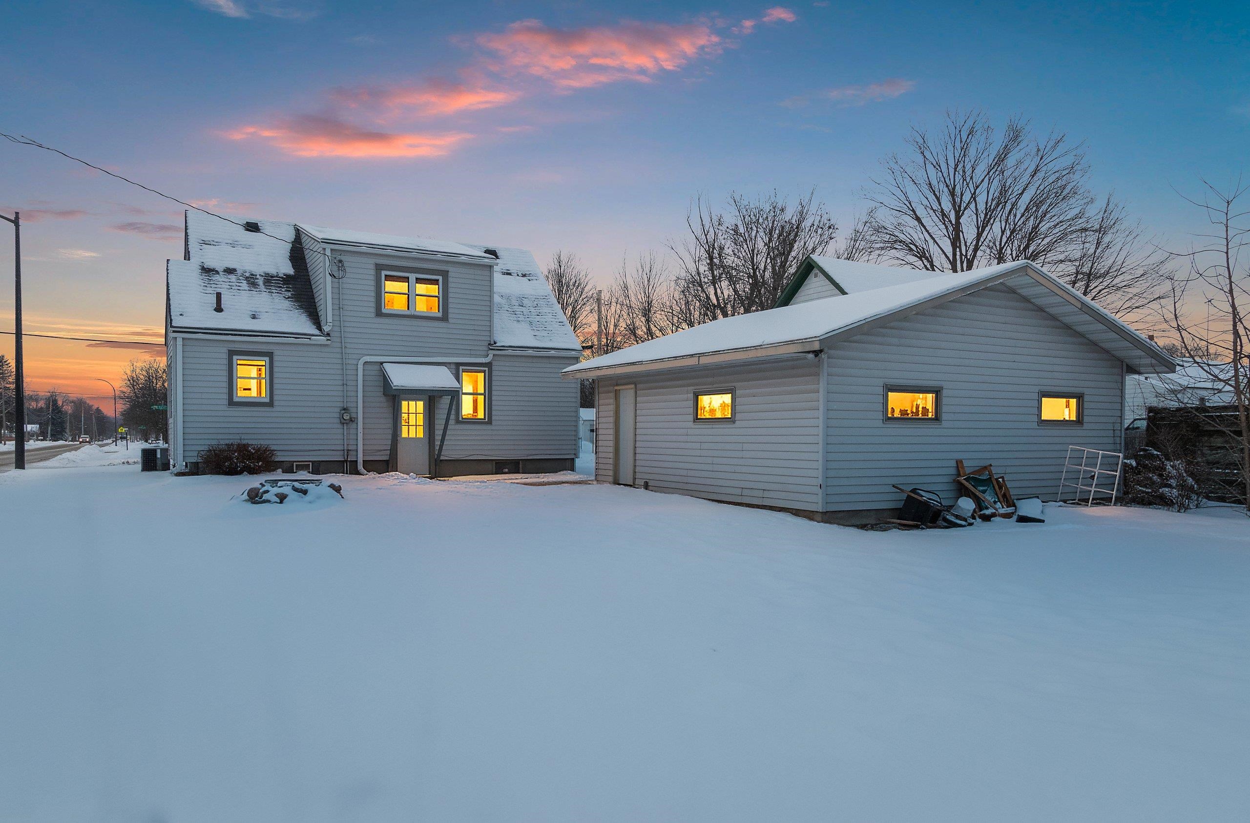 944 South Evergreen Street Shawano, WI 54166 - Photo 2 of 50