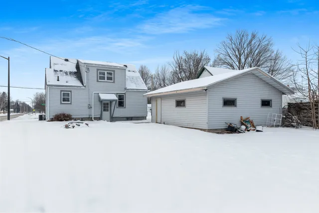 $210,000 | 944 South Evergreen Street, Shawano, WI 54166
