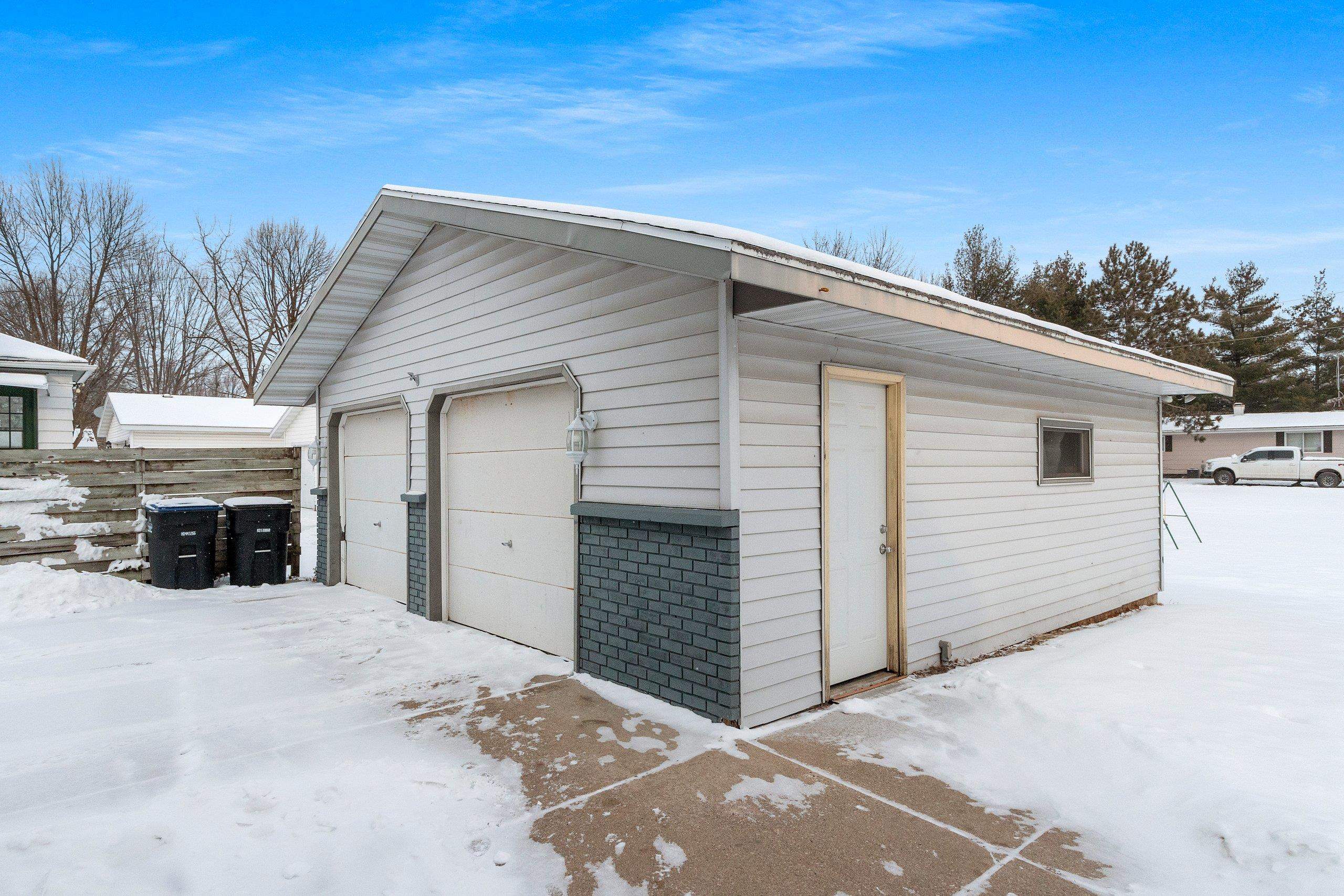 944 South Evergreen Street Shawano, WI 54166 - Photo 8 of 50