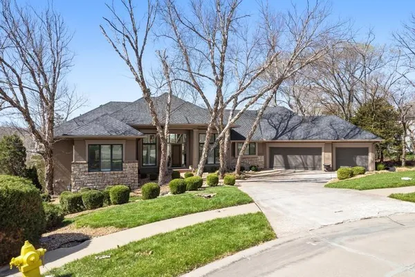 $1,325,000 | 10640 South Glenview Lane, Olathe, KS 66061
