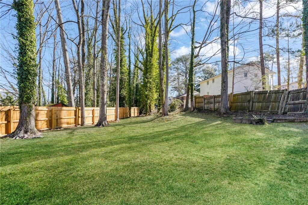 1918 Valley Ridge Drive Southwest Atlanta, GA 30331 - Photo 11 of 60