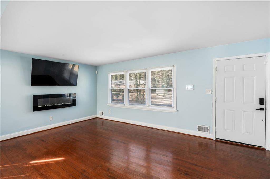 1918 Valley Ridge Drive Southwest Atlanta, GA 30331 - Photo 15 of 60