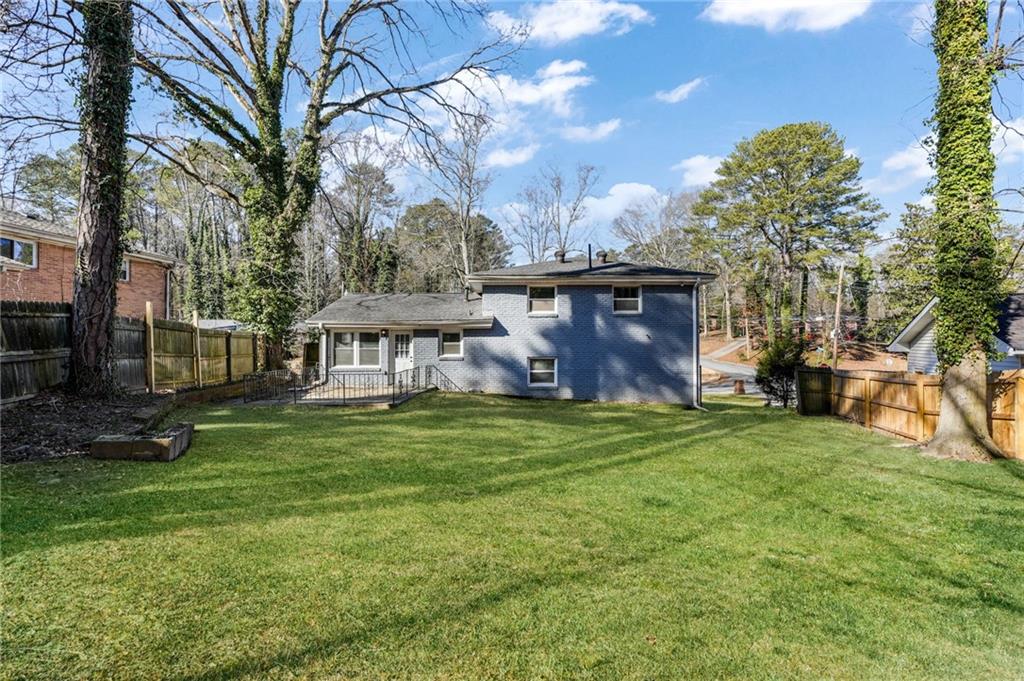 1918 Valley Ridge Drive Southwest Atlanta, GA 30331 - Photo 4 of 60