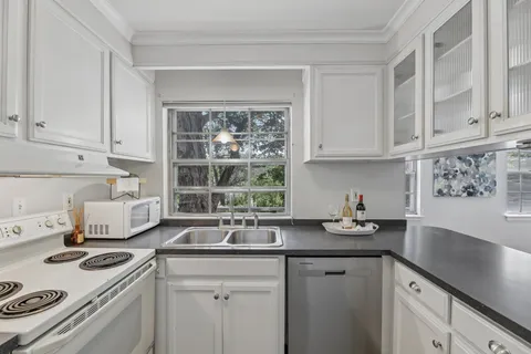 $268,900 | 434 Bowling Avenue, Nashville, TN 37205