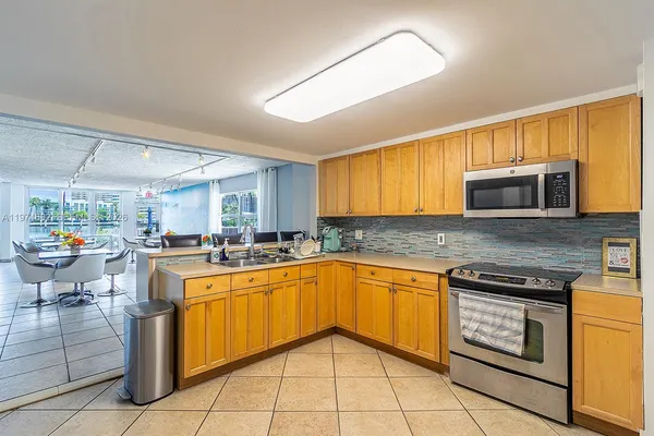 $2,700 | 121 Golden Isles Drive, Unit 201, Hallandale Beach, FL 33009