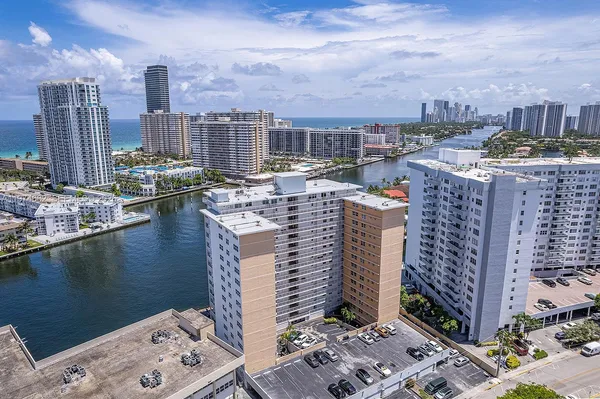 $2,700 | 121 Golden Isles Drive, Unit 201, Hallandale Beach, FL 33009