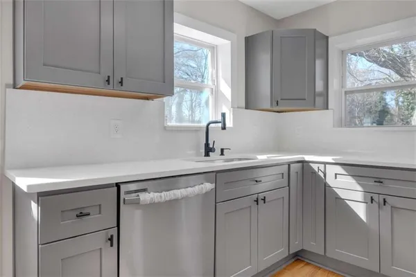 $2,190 | 1427 Lorenzo Drive Southwest, Atlanta, GA 30310