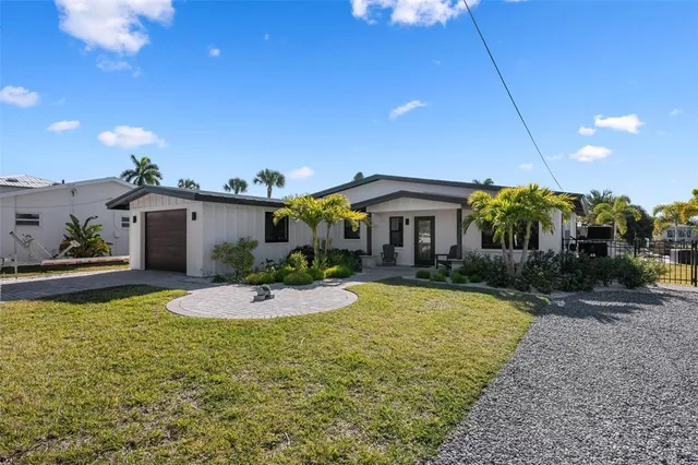 $2,150,000 | 401 28th Street, Holmes Beach, FL 34217