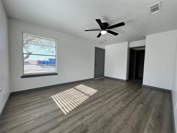 $1,250 | 2526 Louise Street, Unit A, Denton, TX 76201