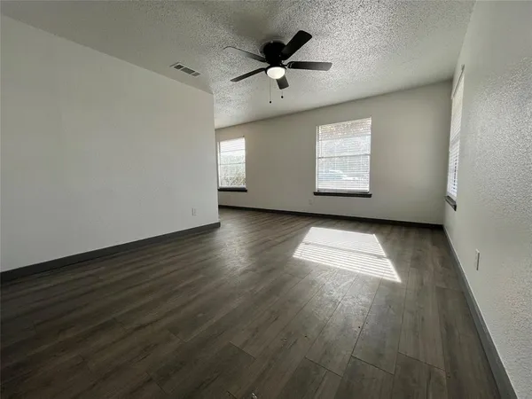 $1,250 | 2526 Louise Street, Unit A, Denton, TX 76201