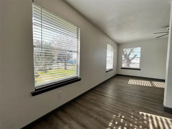 $1,250 | 2526 Louise Street, Unit A, Denton, TX 76201