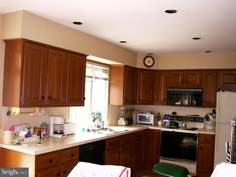 201 Stone Creek Road Lancaster, PA 17603 - Photo 3 of 6 Gallery Image 3