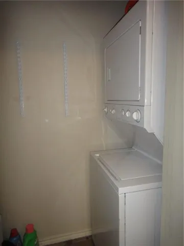 $1,495 | 917 North Brents Avenue, Sherman, TX 75090