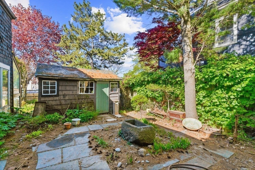 29-31 Circle Street Marblehead, MA 01945 - Photo 33 of 37