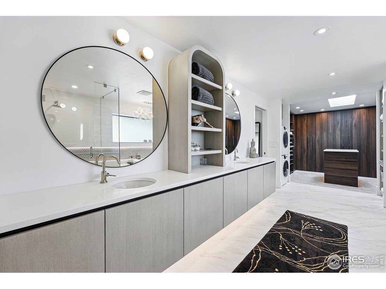 6923 Hunter Place Boulder, CO 80301 - Photo 17 of 34 a kitchen with stainless steel appliances granite countertop a granite counter tops and a wooden floors
