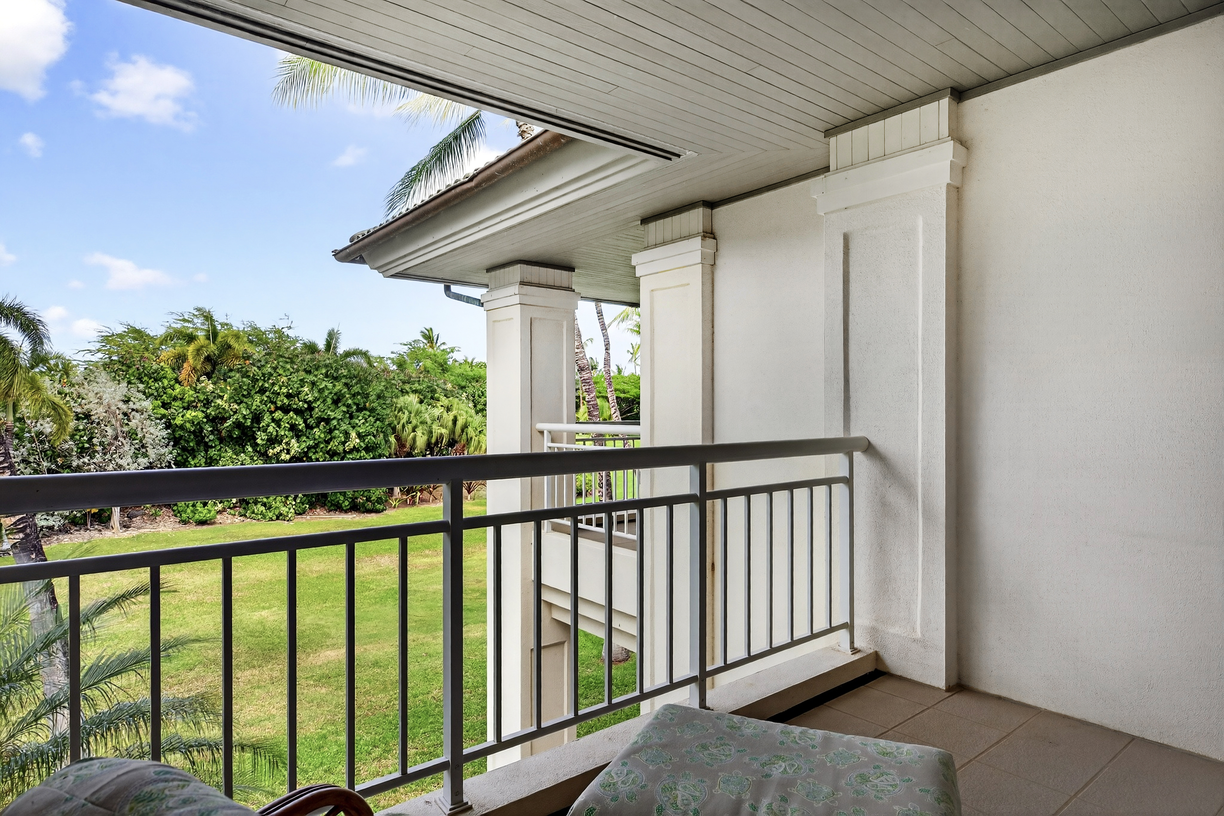 68-1375 Pauoa Road, Unit Q2 Kamuela, HI 96743 - Photo 11 of 30 a view of a balcony