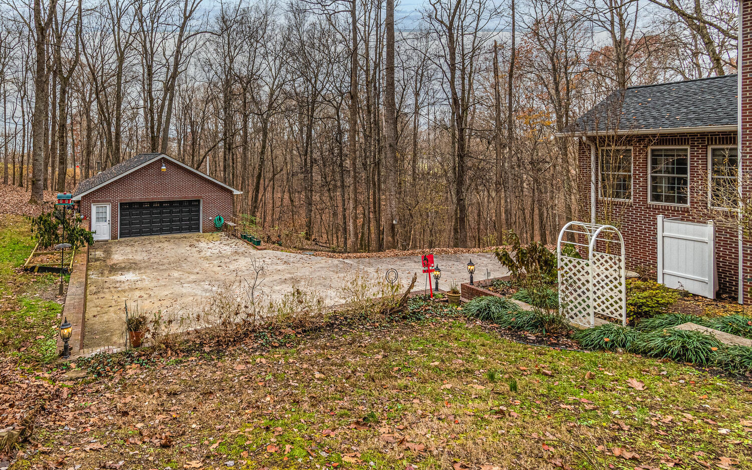 158 Rabbit Run Way Dandridge, TN 37725 - Photo 36 of 39 158 Rabbit Run Way Dandridge-large-034-0