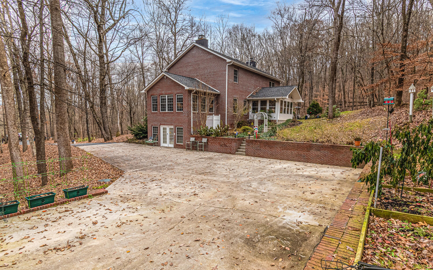 158 Rabbit Run Way Dandridge, TN 37725 - Photo 37 of 39 158 Rabbit Run Way Dandridge-large-036-0