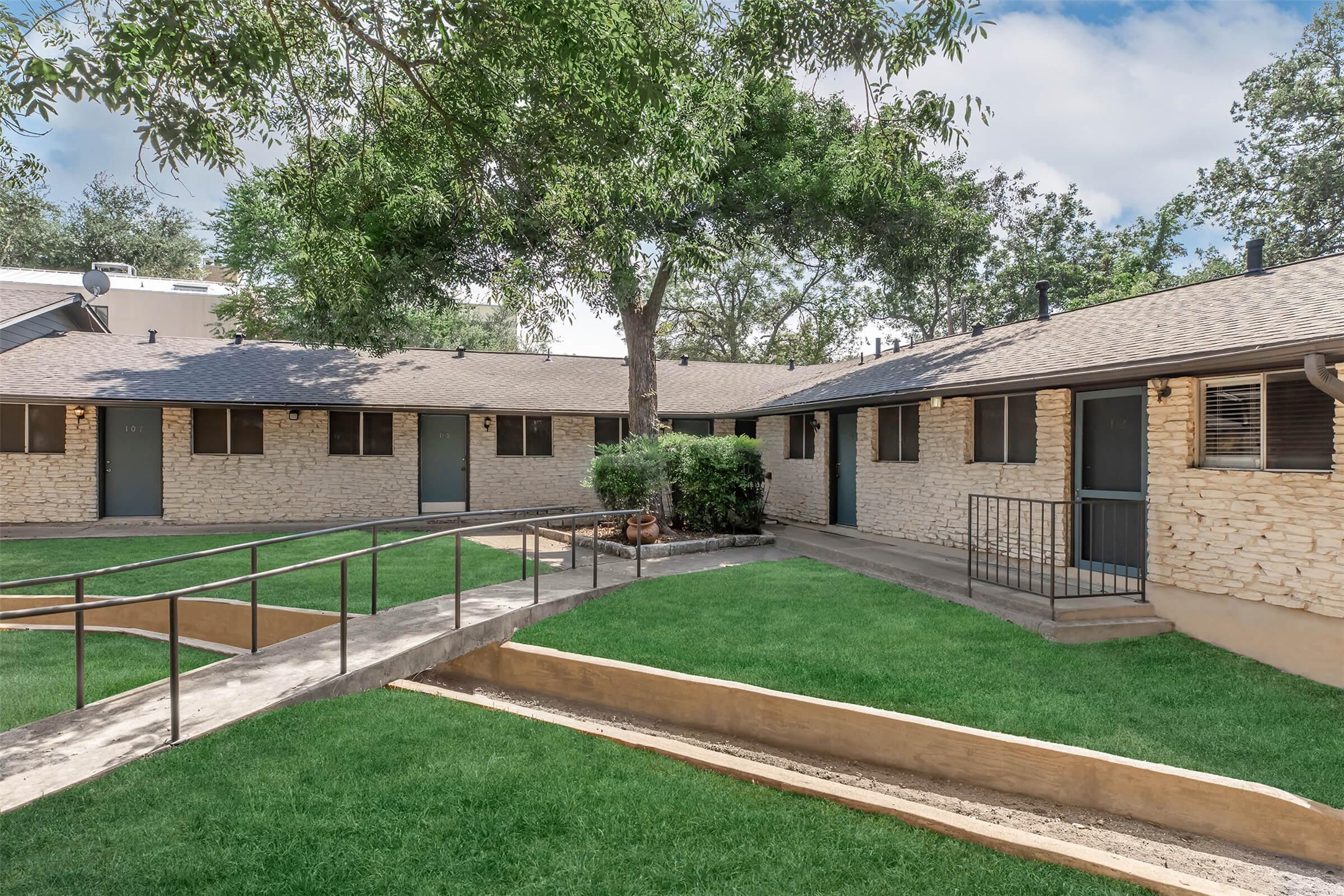609 East 45th Street, Unit 104 Austin, TX 78751 - Photo 14 of 16