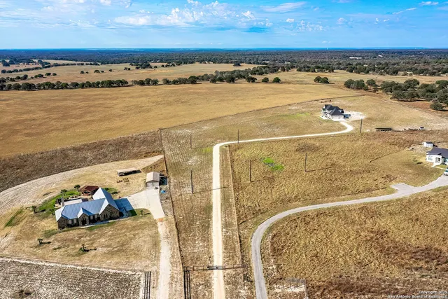 $599,000 | 232 Scenic Hills Drive, La Vernia, TX 78121