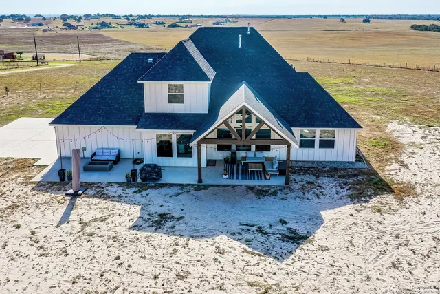 $599,000 | 232 Scenic Hills Drive, La Vernia, TX 78121