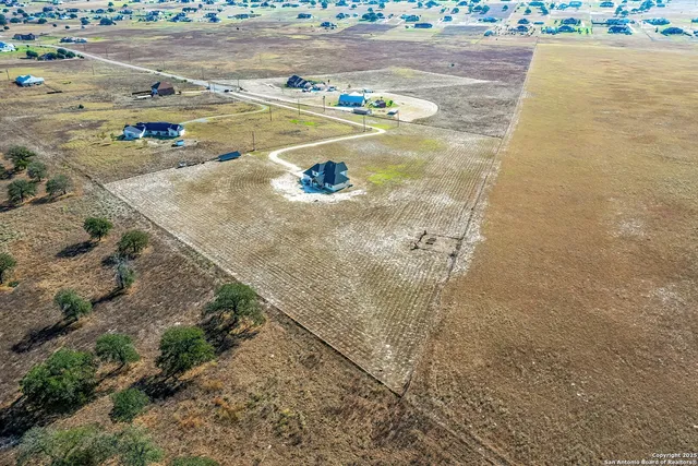 $599,000 | 232 Scenic Hills Drive, La Vernia, TX 78121