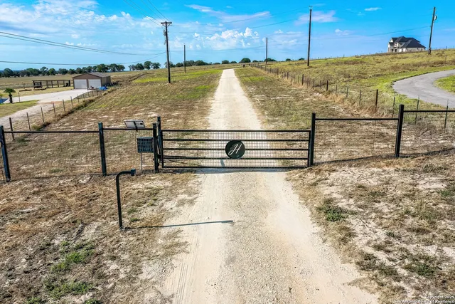 $599,000 | 232 Scenic Hills Drive, La Vernia, TX 78121