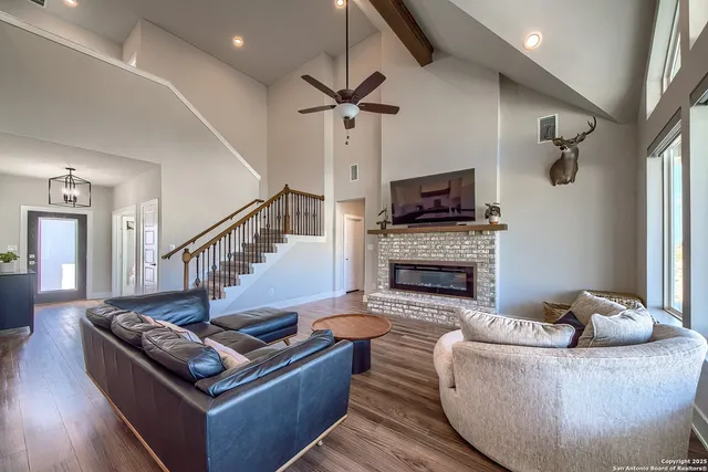 $599,000 | 232 Scenic Hills Drive, La Vernia, TX 78121