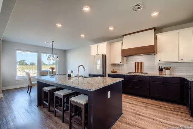 $599,000 | 232 Scenic Hills Drive, La Vernia, TX 78121