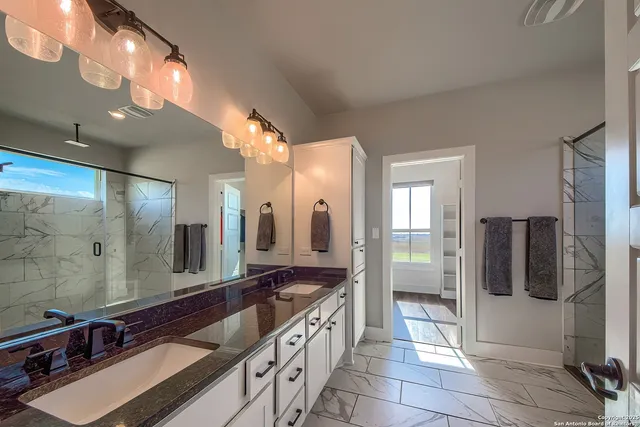 $599,000 | 232 Scenic Hills Drive, La Vernia, TX 78121