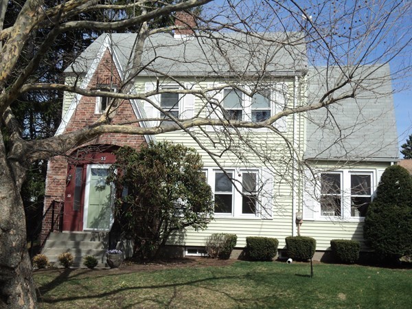 33 Abbott Street Springfield, MA 01118 - Photo 2 of 13