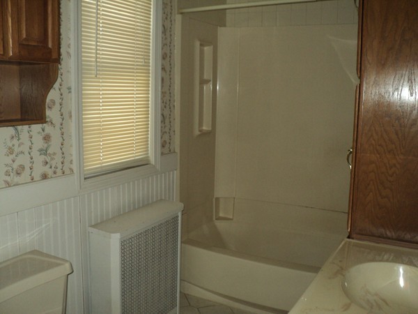 33 Abbott Street Springfield, MA 01118 - Photo 10 of 13