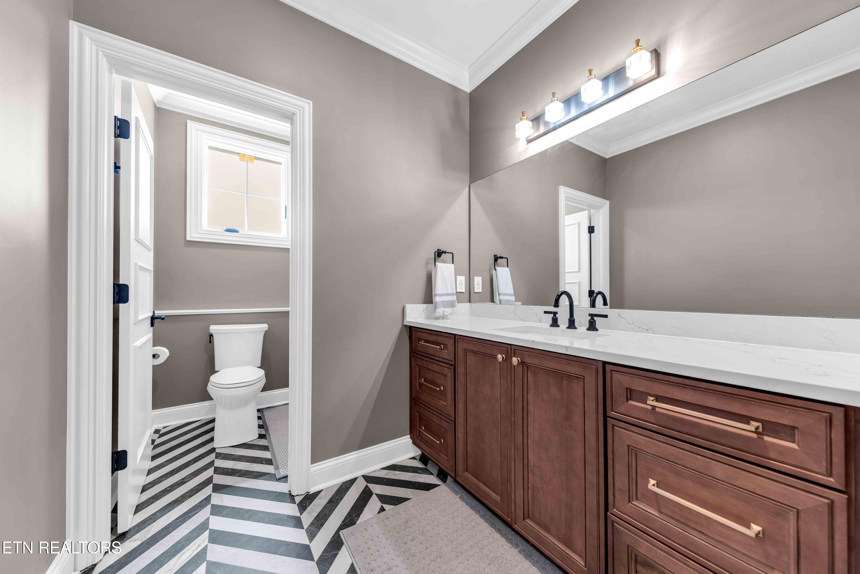 3301 Tooles Bend Road Knoxville, TN 37922 - Photo 39 of 60 Bathroom
