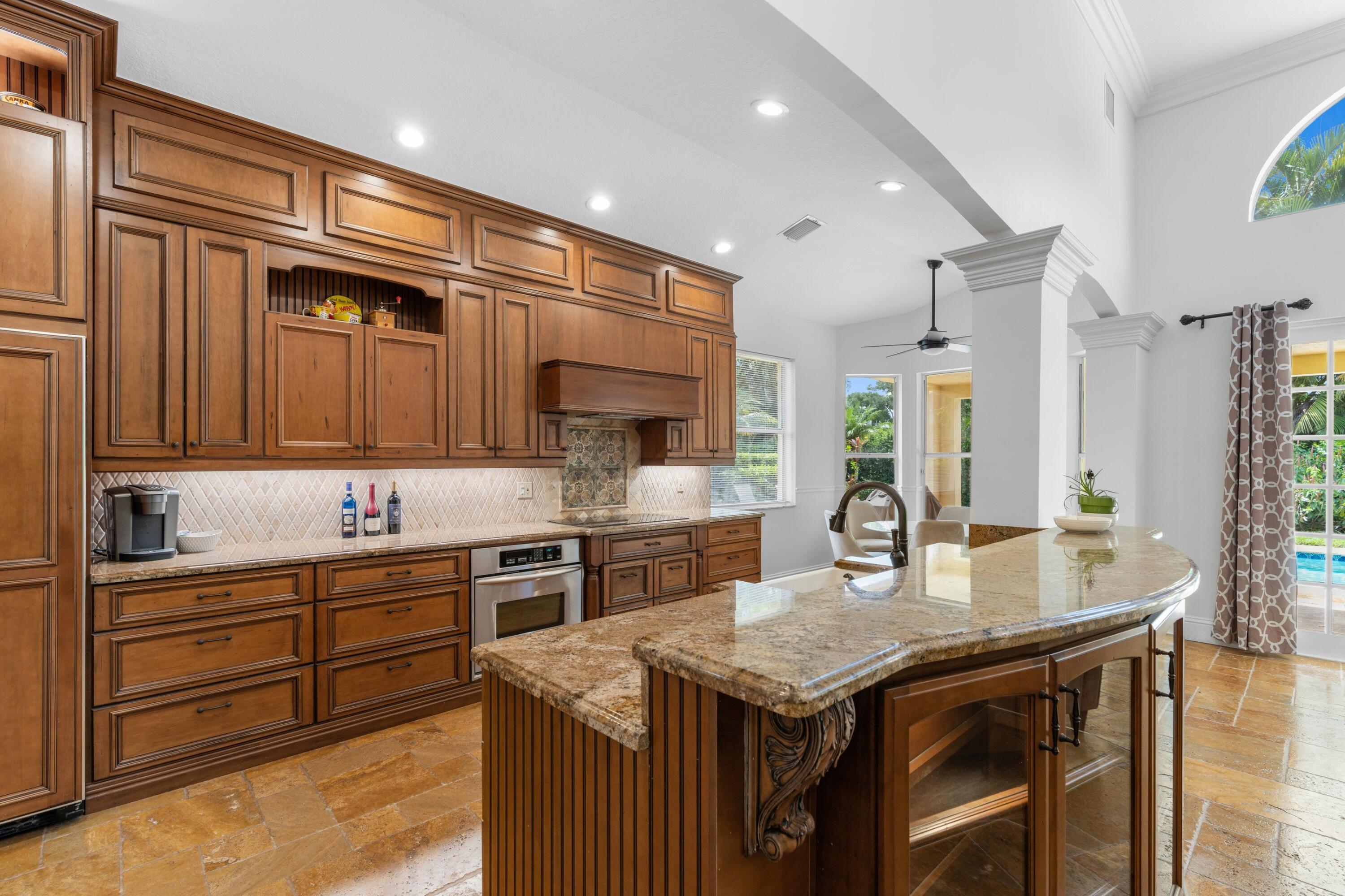 7795 La Corniche Circle Boca Raton, FL 33433 - Photo 9 of 62 Kitchen