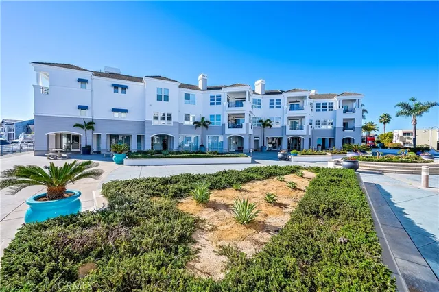 $6,500 | 2600 Newport Boulevard, Unit 317, Newport Beach, CA 92663