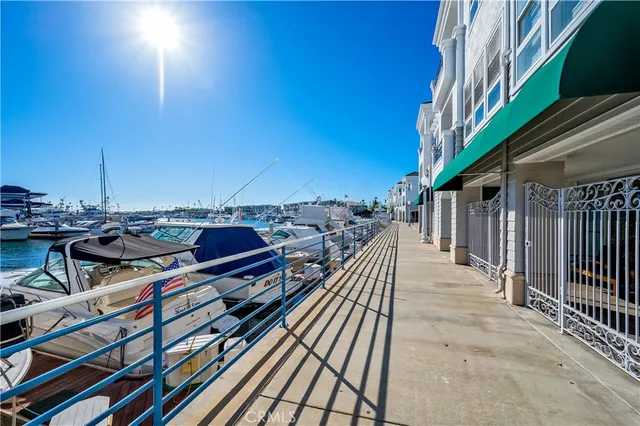 $6,500 | 2600 Newport Boulevard, Unit 317, Newport Beach, CA 92663