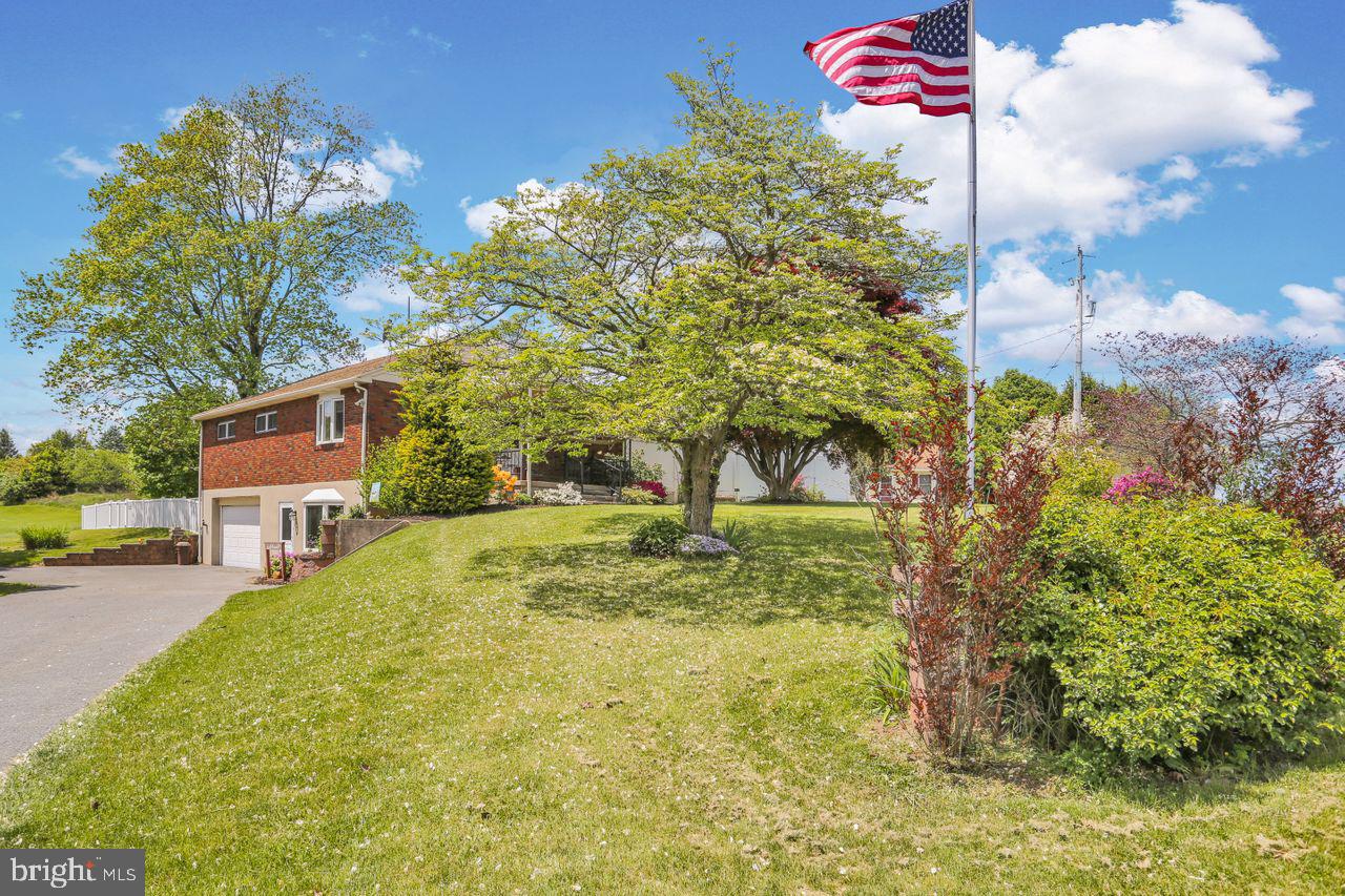 316 Wernersville Road Reading, PA 19608 - Photo 3 of 23