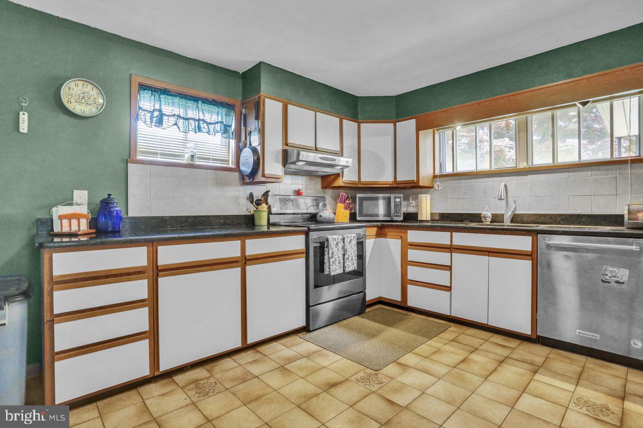 316 Wernersville Road Reading, PA 19608 - Photo 7 of 23