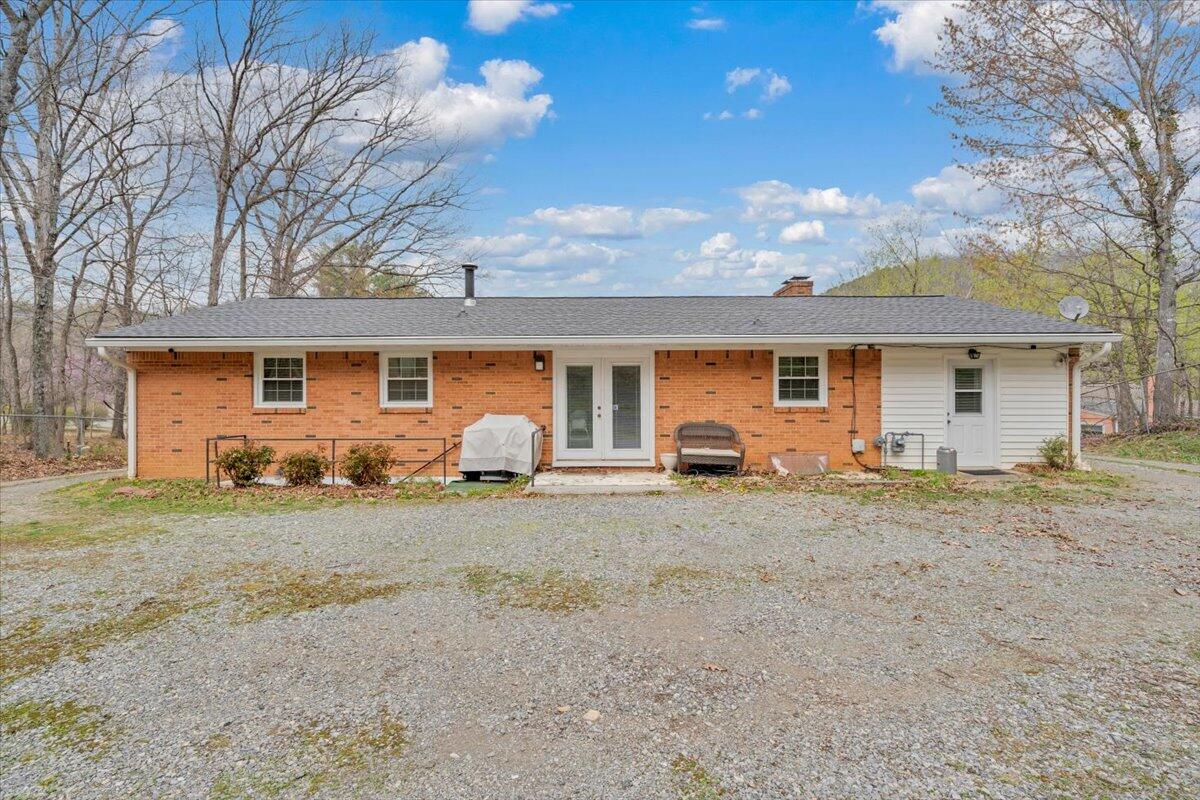 3988 Welcome Valley Road Southeast Roanoke, VA 24014 - Photo 35 of 47 34-MIB03091