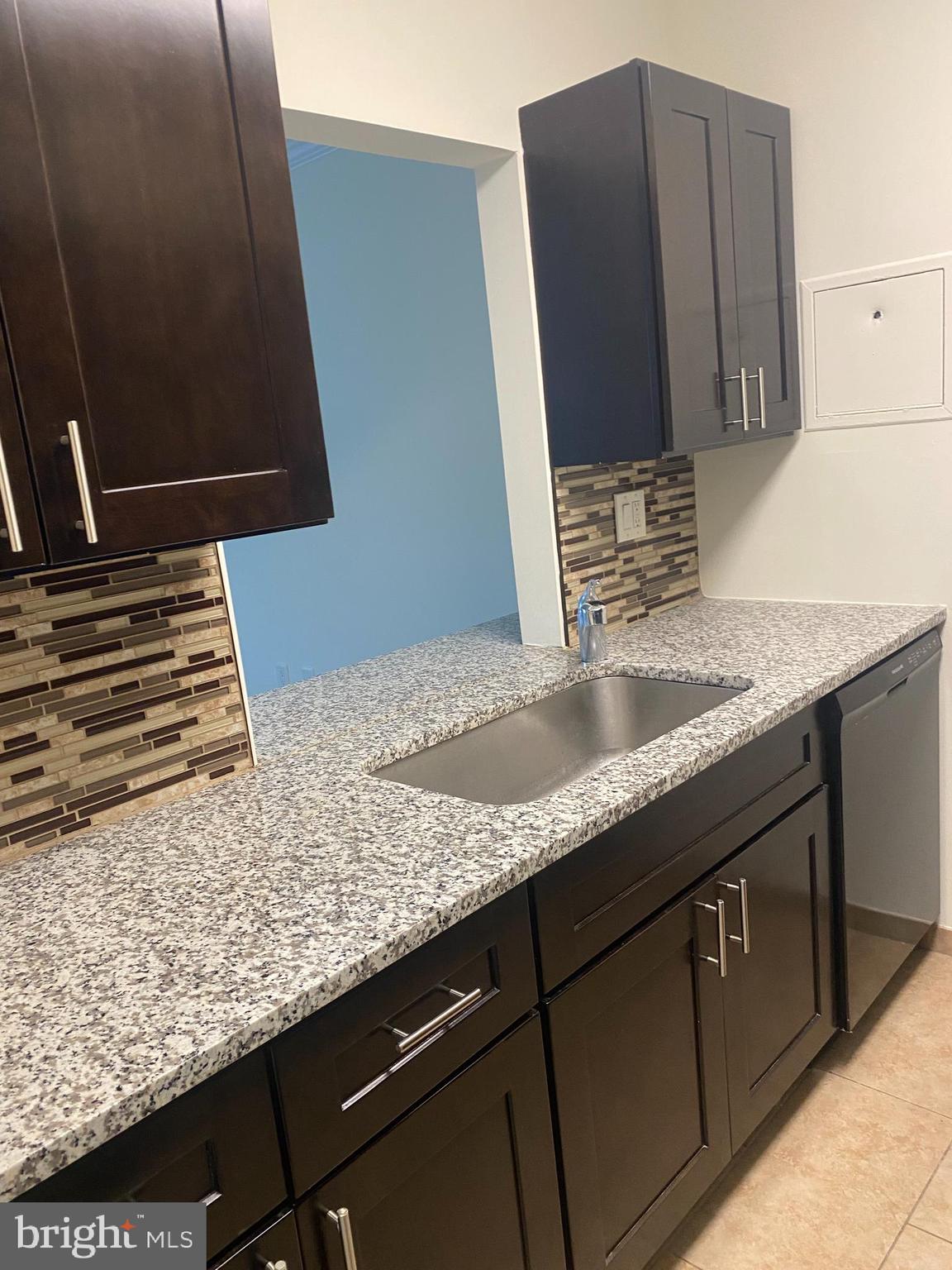 4141 North Henderson Road, Unit 108 Arlington, VA 22203 - Photo 6 of 28
