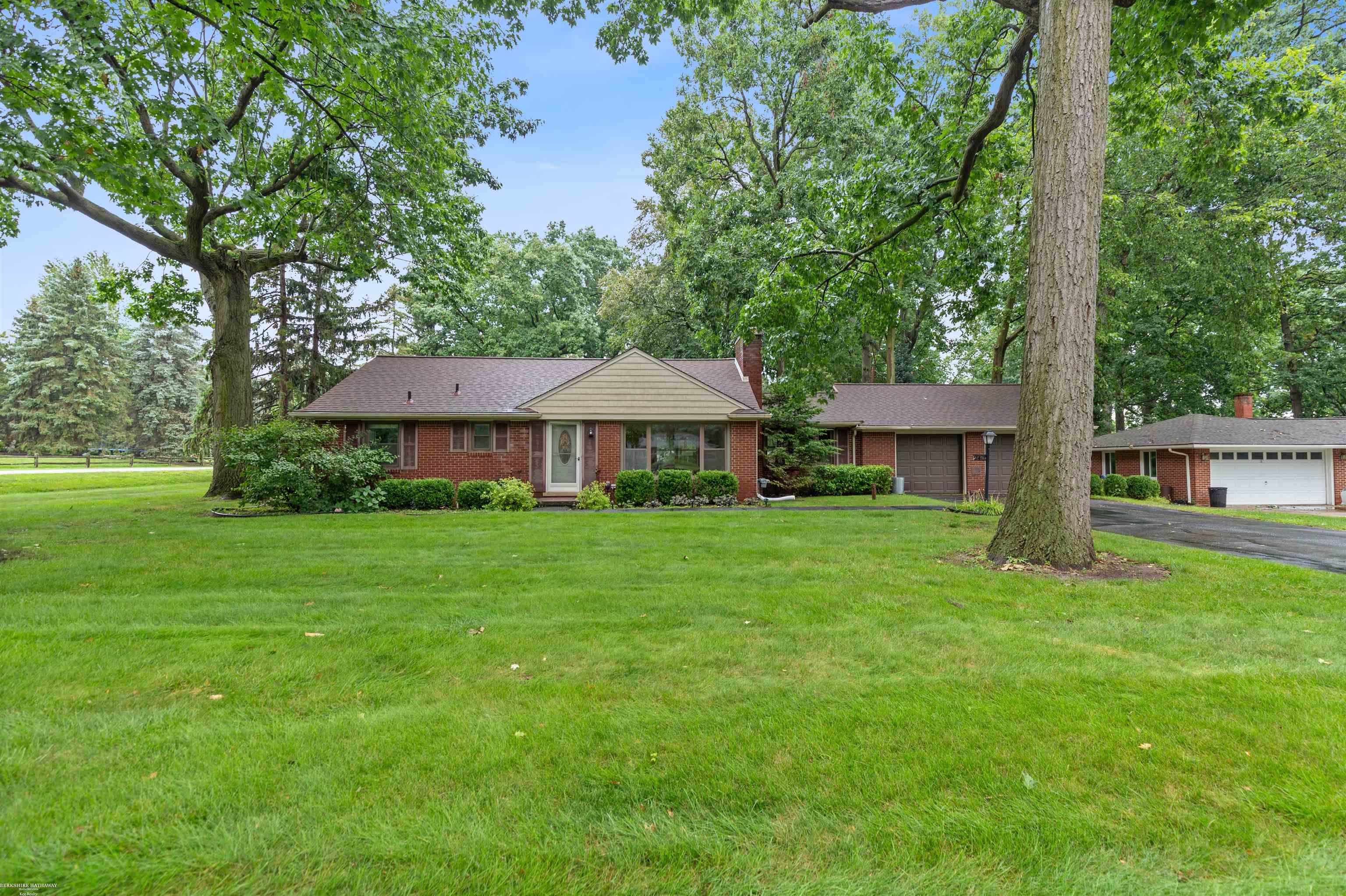240 Montmorency Road Rochester Hills, MI 48307 - Photo 1 of 40