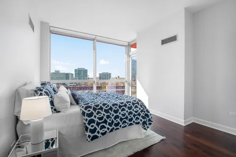 $390,000 | 1841 South Calumet Avenue, Unit 908, Chicago, IL 60616