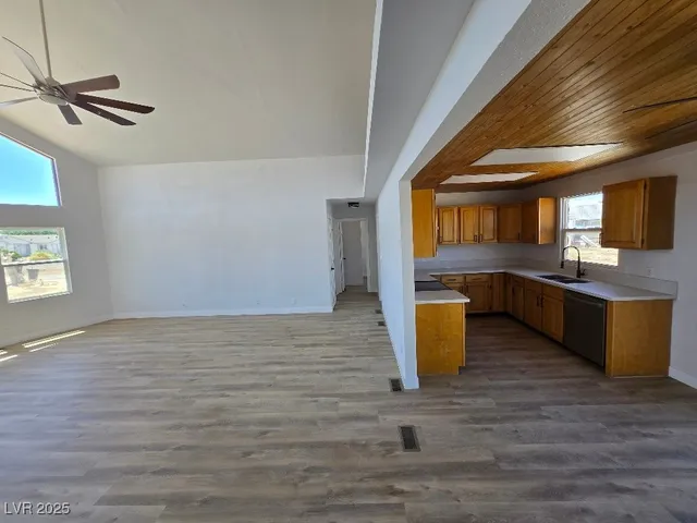 $299,999 | 270 West Patricia Avenue, Pahrump, NV 89060