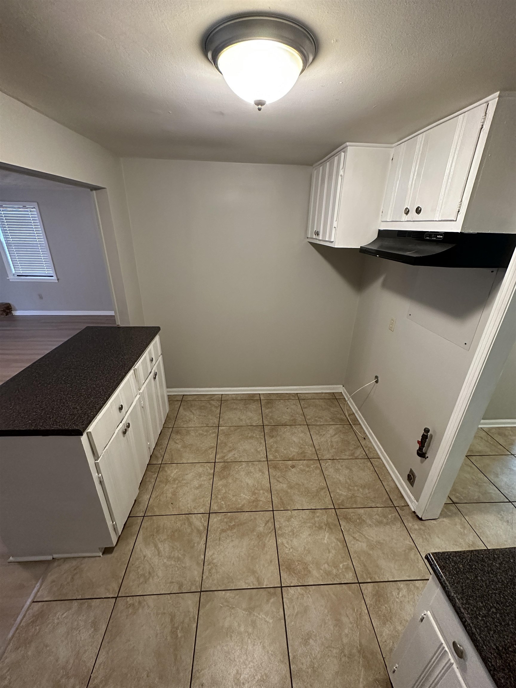 1203 Wilbec Road Memphis, TN 38117 - Photo 7 of 18 a view of a utility room with cabinets