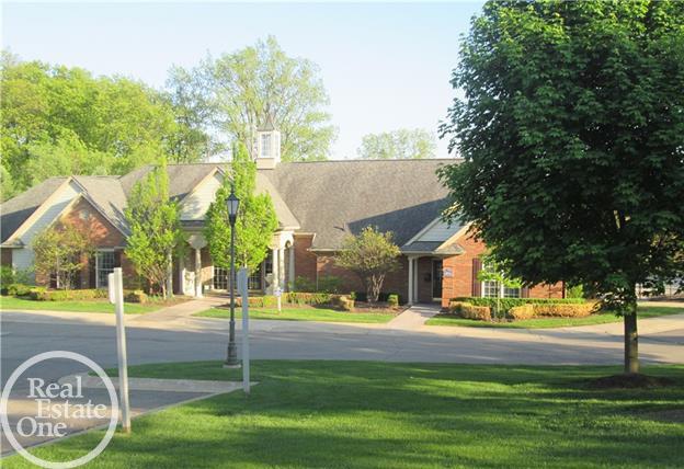 3561 Oakmonte Boulevard Rochester, MI 48306 - Photo 26 of 30 31264234-25.JPG