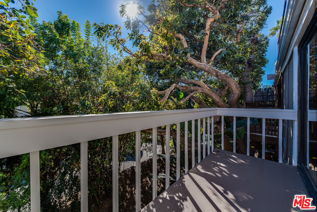 33 Reef Street, Unit 2 Marina del Rey, CA 90292 - Photo 13 of 56