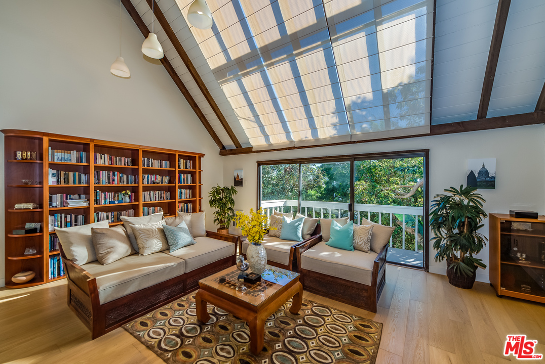 33 Reef Street, Unit 2 Marina del Rey, CA 90292 - Photo 22 of 56