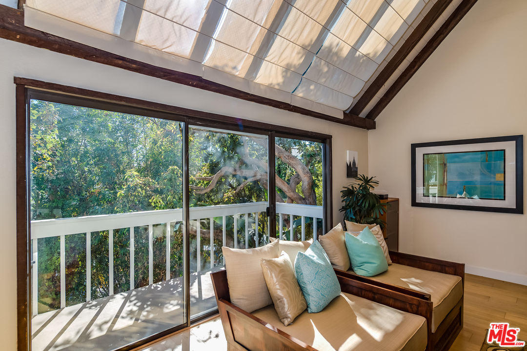 33 Reef Street, Unit 2 Marina del Rey, CA 90292 - Photo 23 of 56